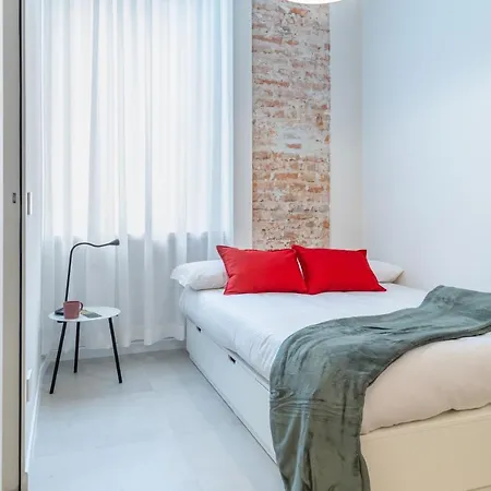 Appartamento Vickylu - Center - By Host4u Pavia