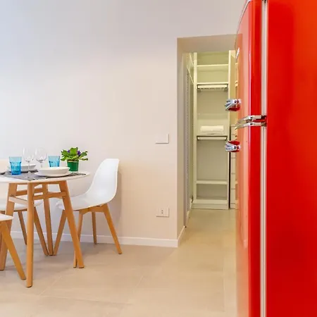 Appartamento Vickylu - Center - By Host4u Pavia